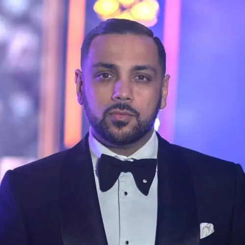 Jas Johal performing live at a Kudos Music wedding