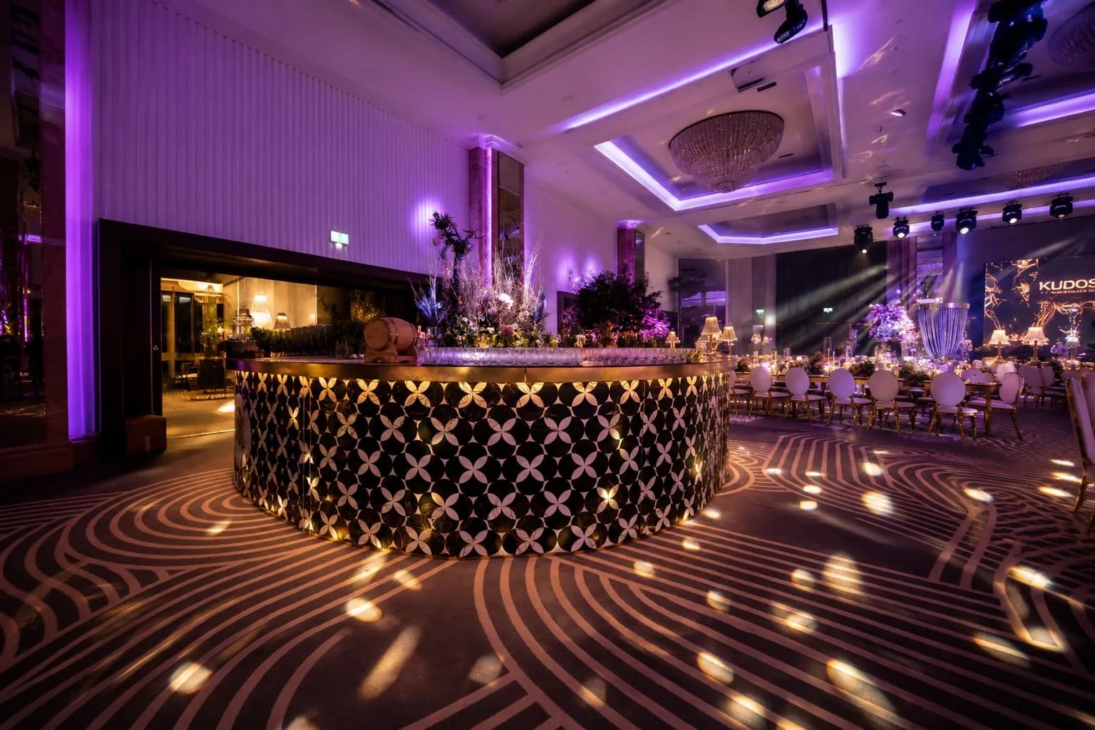 Hilton Park Lane, A bespoke bar