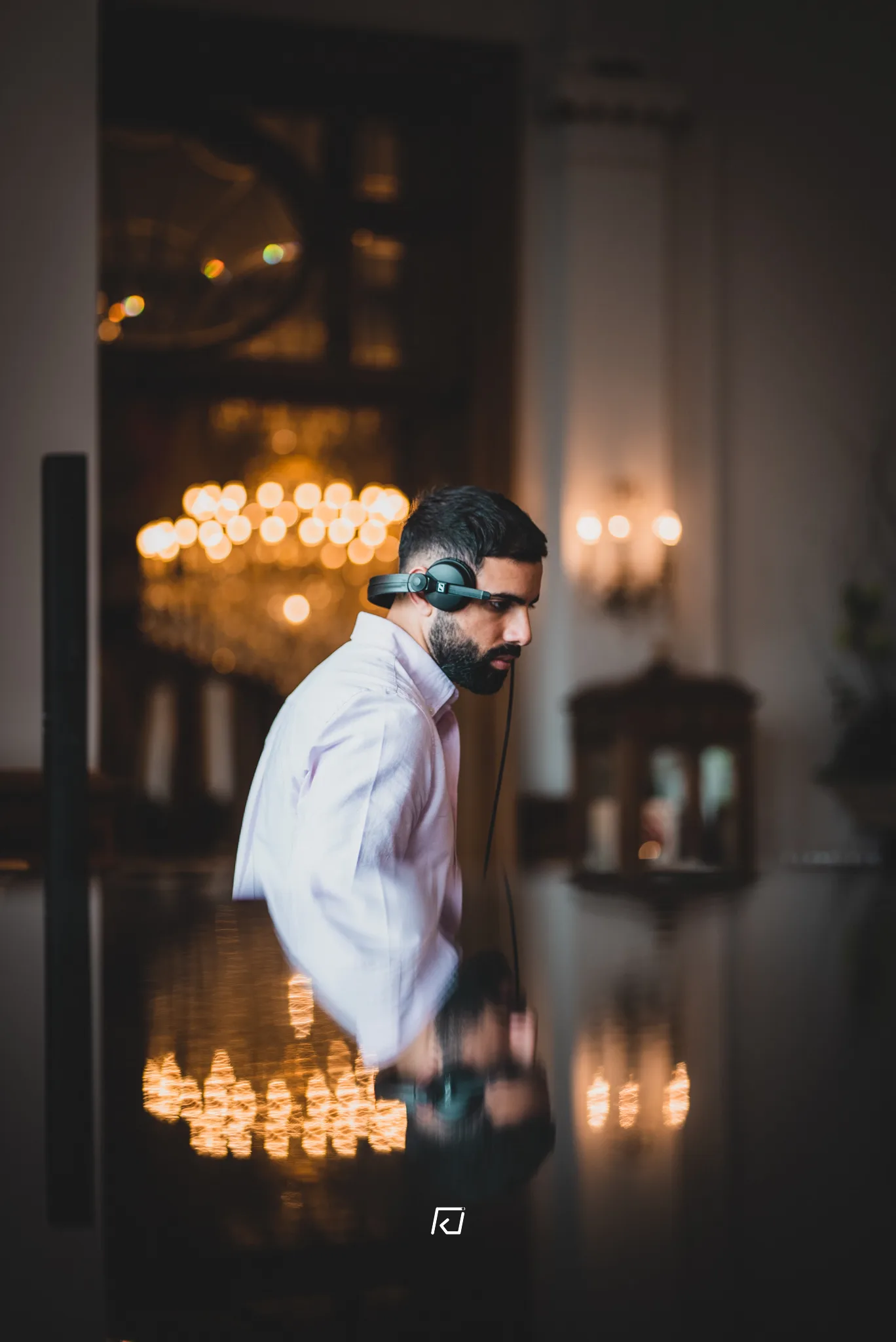 DJ Kabir mixing at an elegant candlelit wedding, Kudos Music
